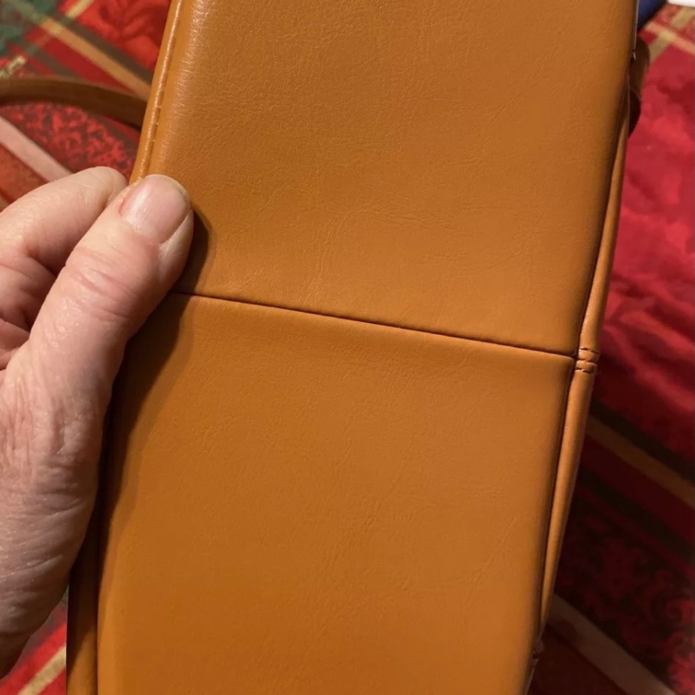 Heshe Convertible Tan Leather Backpack or Shoulder Bag - Picture 6 of 11